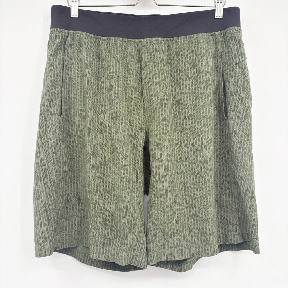 Lululemon Mens Olive Green Chevron Core Shorts 11" Athletic Gorpcore Size XL